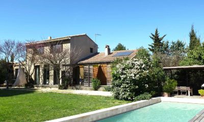Mas / Bastide contemporaine + piscine vue dégagée Alpilles à Saint Remy De Provence