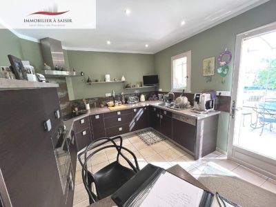 VILLA 4 CHAMBRES avec PISCINE Maillane