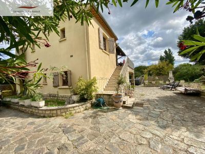 VILLA 4 chambres et jardin centre-ville à Saint Remy De Provence