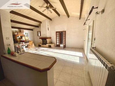 VILLA de Plain-pied, jardin à Saint Etienne Du Gres