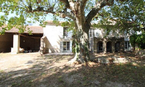 Vente MAS sur 4,5 hectares de terrain proche Saint Remy De Provence