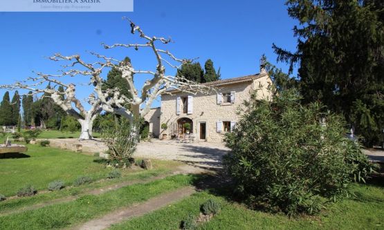 MAS DE CHARME avec 6 hectares de terres Saint Remy De Provence