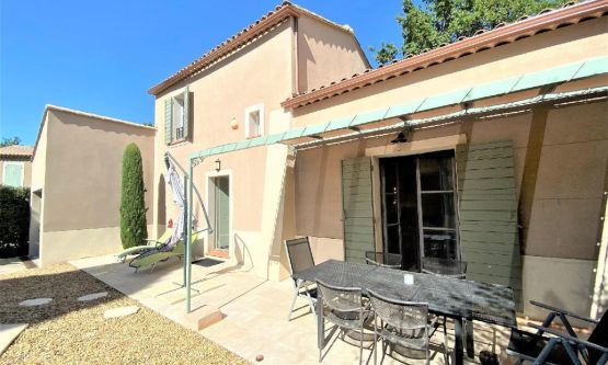 MAISON  avec Piscine à Saint Remy De Provence