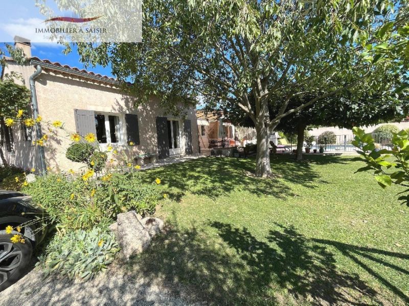VILLA 4 CHAMBRES avec PISCINE Maillane
