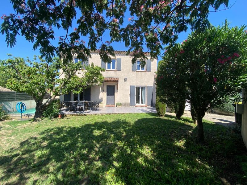 VILLA avec Jardin  centre village à pied Saint Remy De Provence