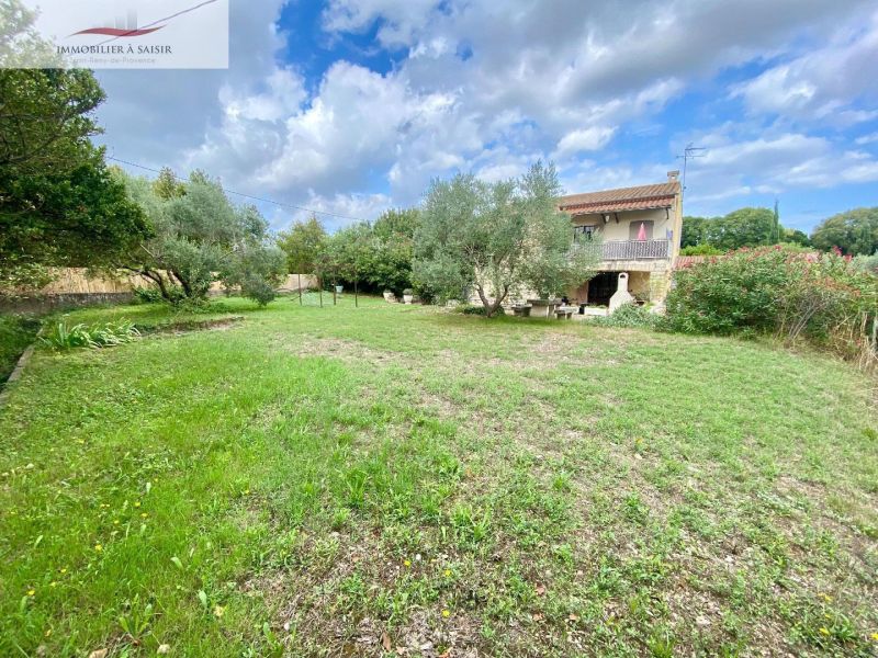 VILLA 4 chambres et jardin centre-ville à Saint Remy De Provence