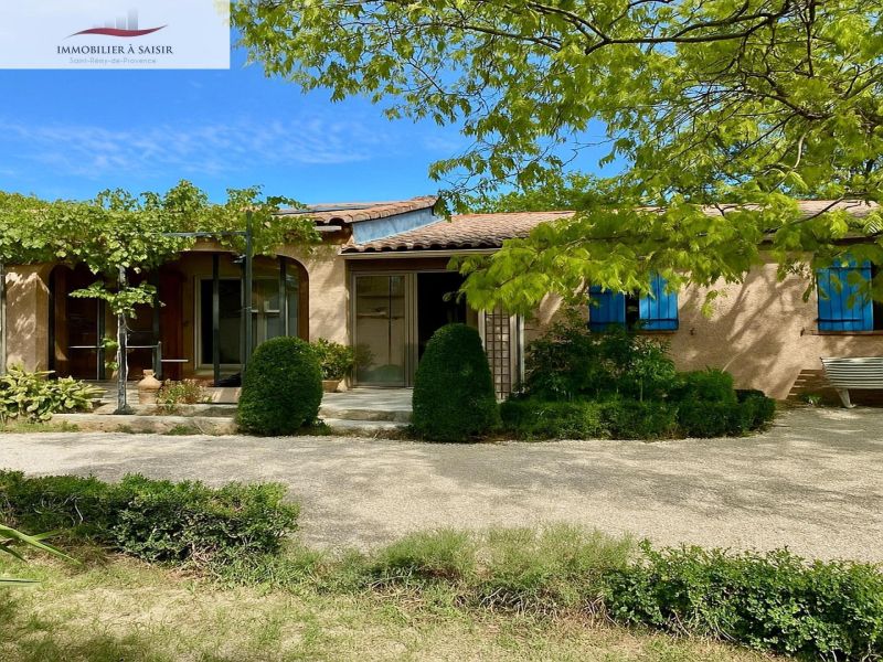 VILLA de Plain-pied, jardin à Saint Etienne Du Gres